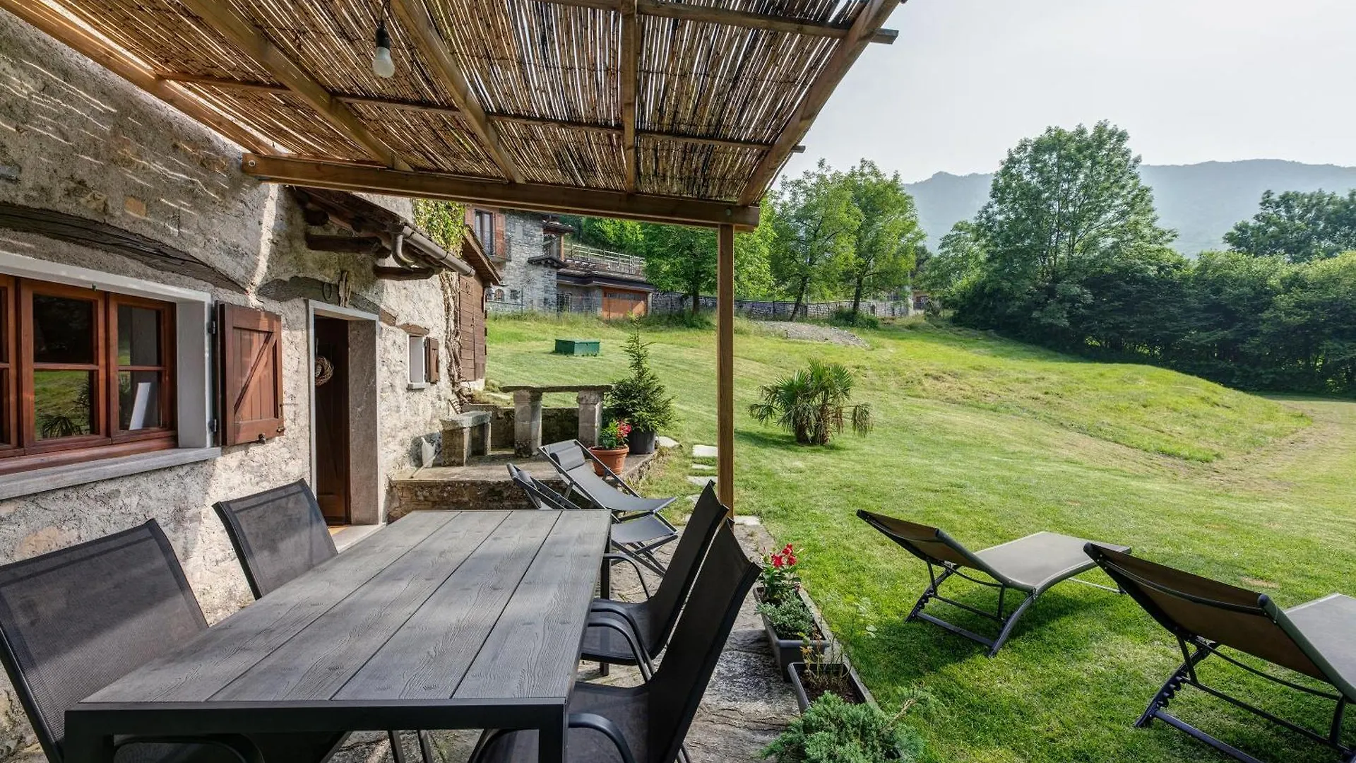 Chalet Nini'S Home Schignano  Italien